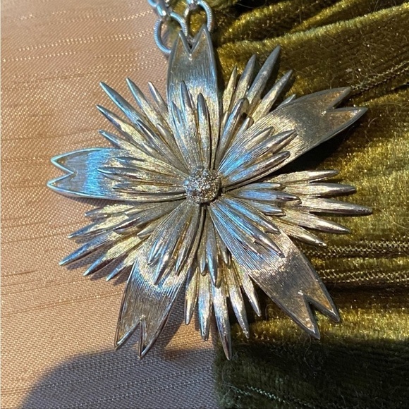 Original Classic VINTAGE MONET DAISY Sunflower PENDANT - Picture 2 of 6